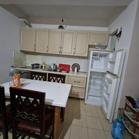 Mars Apartamento Golem (Tirana)